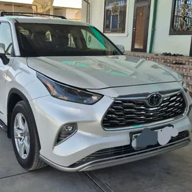 Toyota Highlander 2022