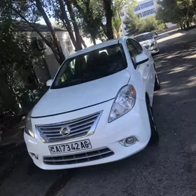 Nissan Versa 2012