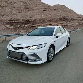 Toyota Camry 2018