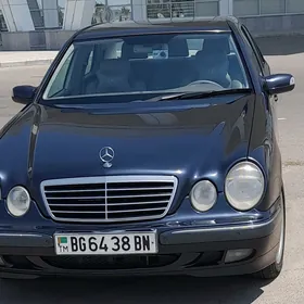 Mercedes-Benz E320 2001