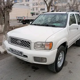 Nissan Pathfinder 2001