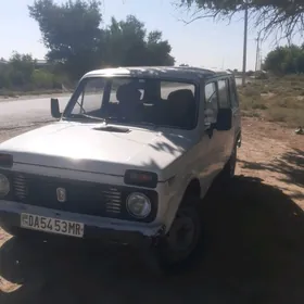 Lada Niva 2000