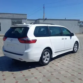 Toyota Sienna 2020