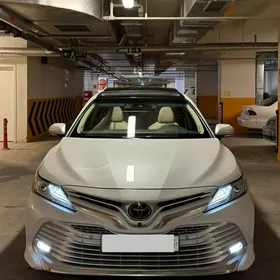 Toyota Camry 2018