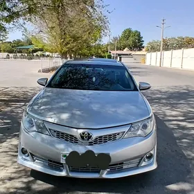 Toyota Camry 2014