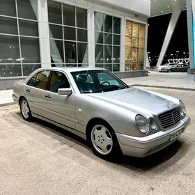 Mercedes-Benz E320 1999