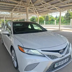 Toyota Camry 2018