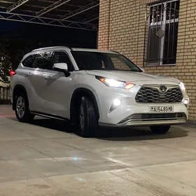 Toyota Highlander 2020