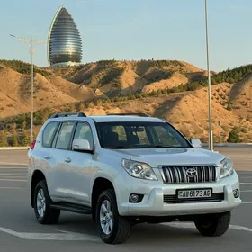 Toyota Land Cruiser Prado 2013