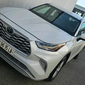 Toyota Highlander 2022