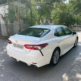 Toyota Camry 2018