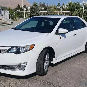 Toyota Camry 2012