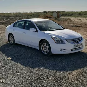 Nissan Altima 2011