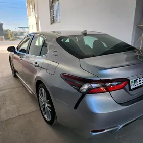 Toyota Camry 2021