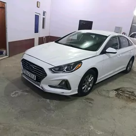 Hyundai Elantra 2019