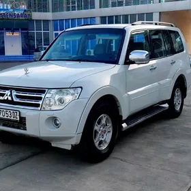 Mitsubishi Pajero 2009