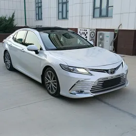 Toyota Camry 2018