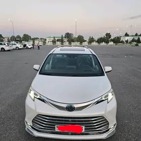 Toyota Sienna 2021