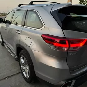 Toyota Highlander 2018