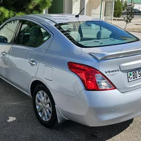 Nissan Versa 2012