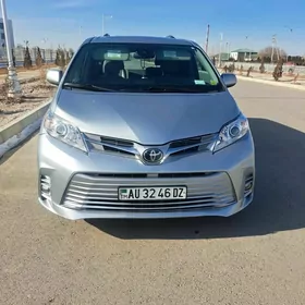 Toyota Sienna 2018