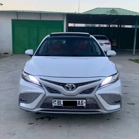 Toyota Camry 2021