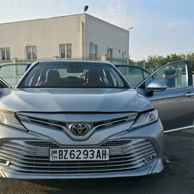 Toyota Camry 2019