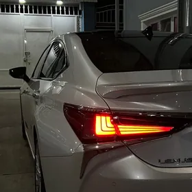 Lexus ES 350 2019