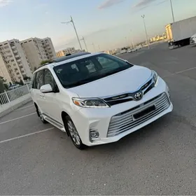 Toyota Sienna 2017