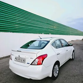 Nissan Versa 2012