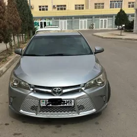 Toyota Camry 2016