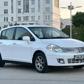 Nissan Versa 2010