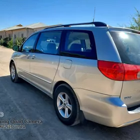 Toyota Sienna 2008