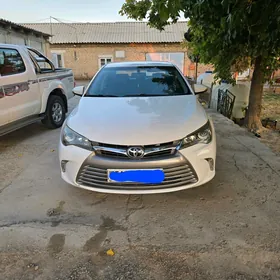 Toyota Camry 2015