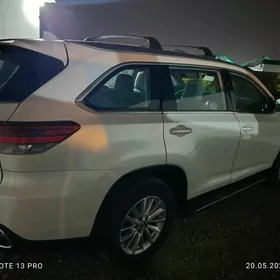 Toyota Highlander 2019