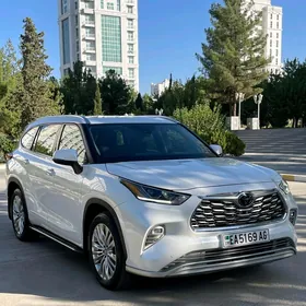 Toyota Highlander 2021