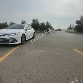 Toyota Camry 2021