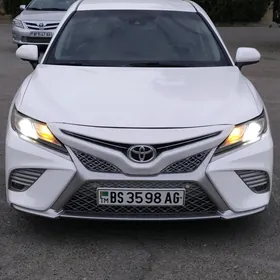 Toyota Camry 2018