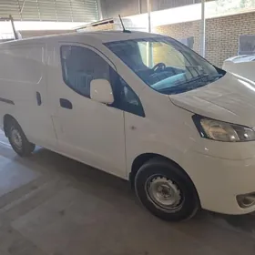 Nissan NV200 2019