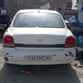 Hyundai Sonata 2000