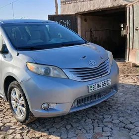 Toyota Sienna 2012