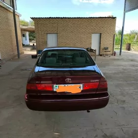 Toyota Camry 2000