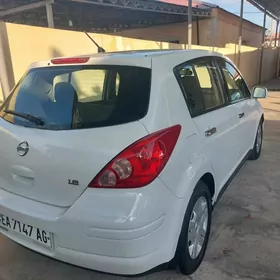 Nissan Versa 2010