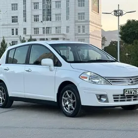 Nissan Versa 2010