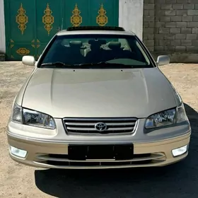 Toyota Camry 2001