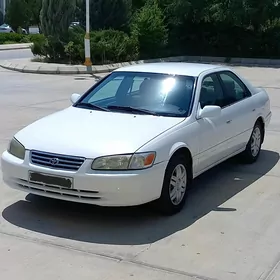 Toyota Camry 2001