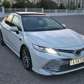 Toyota Camry 2019