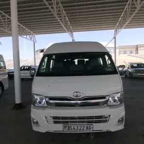 Toyota Hiace 2010