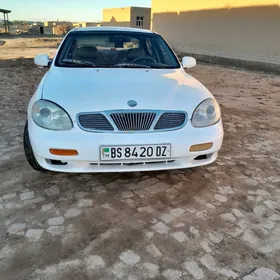 Daewoo Leganza 1999