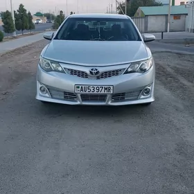 Toyota Camry 2014